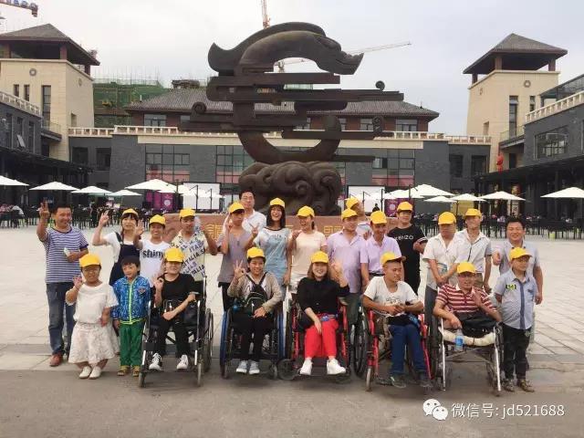 残疾励志游朝歌 了解文化不虚行
